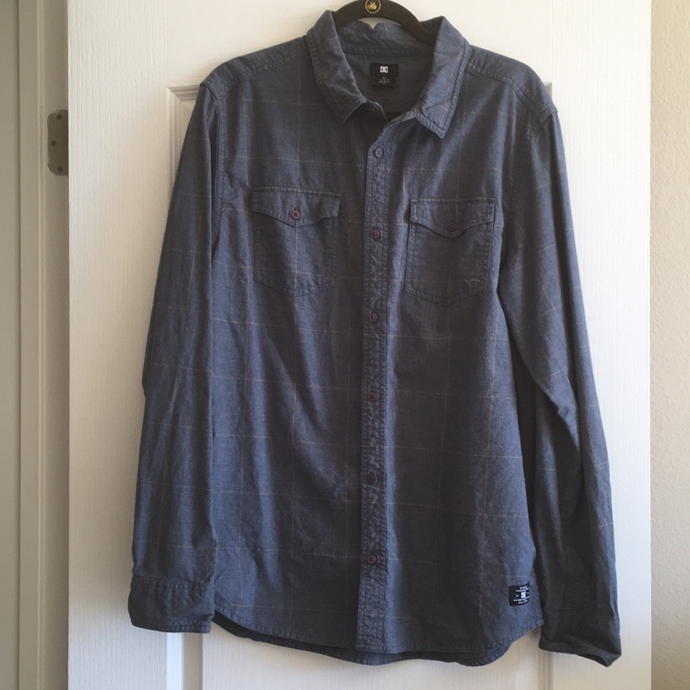 DG button down size L
